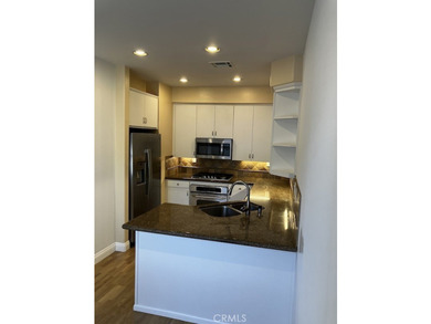 Location, location, location! This Palmilla townhome has it! - photo 9