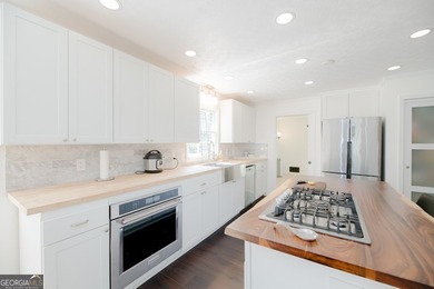 Welcome to 4962 Dewberry Circle, a beautifully renovated - photo 12