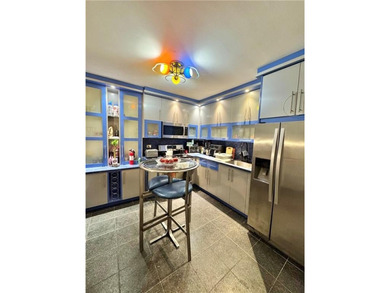 Welcome to this high end and well-maintained 2 bedroom co-op - photo 7