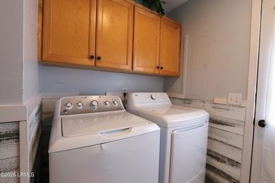 Lovely home. Must see! Ground floor unit right in front of the - photo 8