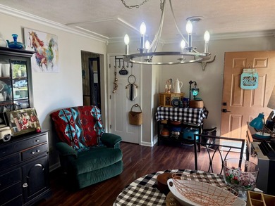 Improved Price & Seller is offering 5k towards flooring - photo 14