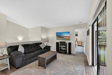 Rarely Available 2 Bedroom, 2 Bathroom Plus Office/Den Floor - photo 14