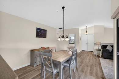 Rarely Available 2 Bedroom, 2 Bathroom Plus Office/Den Floor - photo 18