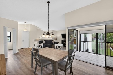Rarely Available 2 Bedroom, 2 Bathroom Plus Office/Den Floor - photo 19