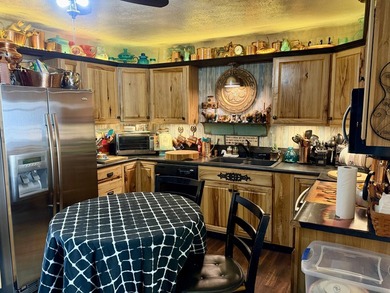 Improved Price & Seller is offering 5k towards flooring - photo 20
