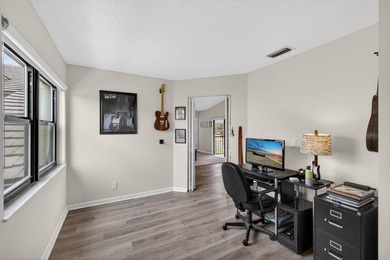 Rarely Available 2 Bedroom, 2 Bathroom Plus Office/Den Floor - photo 22