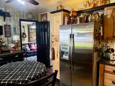 Improved Price & Seller is offering 5k towards flooring - photo 23