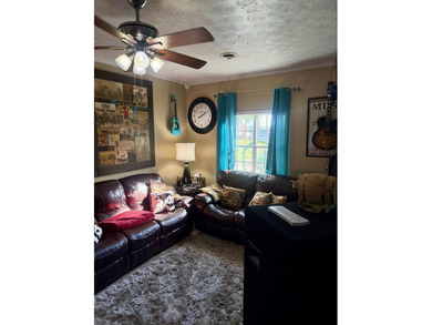 Improved Price & Seller is offering 5k towards flooring - photo 24