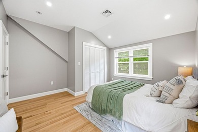 Welcome to this beautifully newly renovated lakeview home in one - photo 27