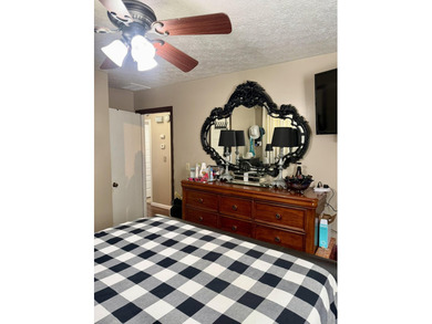 Improved Price & Seller is offering 5k towards flooring - photo 36