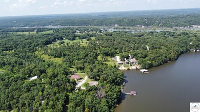 4-bed, 2-bath waterfront home in the Turkey Creek arm of Lake of - photo 6