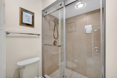 Rarely Available 2 Bedroom, 2 Bathroom Plus Office/Den Floor - photo 39