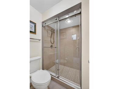 Rarely Available 2 Bedroom, 2 Bathroom Plus Office/Den Floor - photo 40