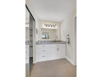 Rarely Available 2 Bedroom, 2 Bathroom Plus Office/Den Floor - photo 41