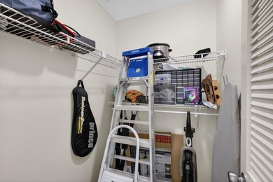 Rarely Available 2 Bedroom, 2 Bathroom Plus Office/Den Floor - photo 45