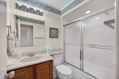 Rarely Available 2 Bedroom, 2 Bathroom Plus Office/Den Floor - photo 46