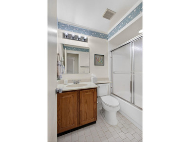 Rarely Available 2 Bedroom, 2 Bathroom Plus Office/Den Floor - photo 47
