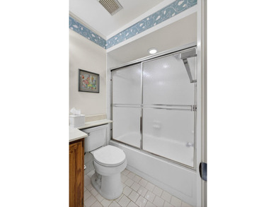 Rarely Available 2 Bedroom, 2 Bathroom Plus Office/Den Floor - photo 48