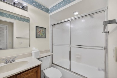 Rarely Available 2 Bedroom, 2 Bathroom Plus Office/Den Floor - photo 49