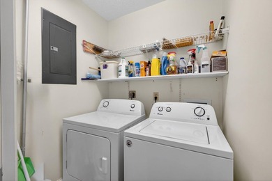 Rarely Available 2 Bedroom, 2 Bathroom Plus Office/Den Floor - photo 50