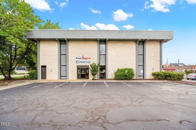 Expansive 11,184 sq ft office building located in downtown