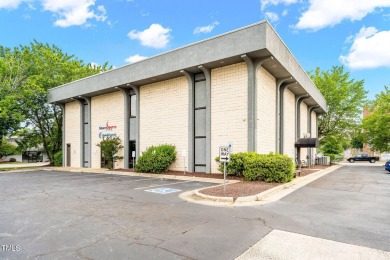Expansive 11,184 sq ft office building located in downtown