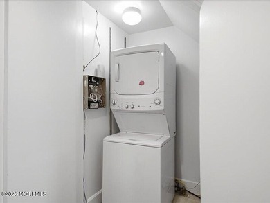 Charming 3-bedroom, 1-bath Colonial set on a desirable corner - photo 20