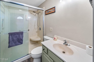 BACK ON MARKET, NO FAULT OF SELLER, WAS DUE TO BUYERS ABILITY TO - photo 8