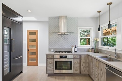 Tucked in the desirable Baywood neighborhood of San Mateo, this - photo 16