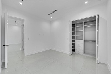 Newly-constructed Wilton Manors luxury waterfront residence - photo 22