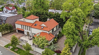 Welcome to this distinguished Mediterranean estate nestled in - photo 2