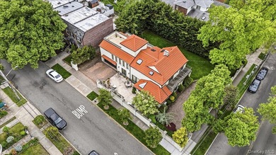 Welcome to this distinguished Mediterranean estate nestled in - photo 3