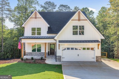 Lake Home For Sale in Cornelia, Georgia