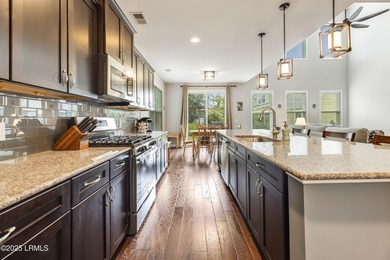 Beautifully maintained and move-in ready, this 4 BR, 3.5 BA - photo 5