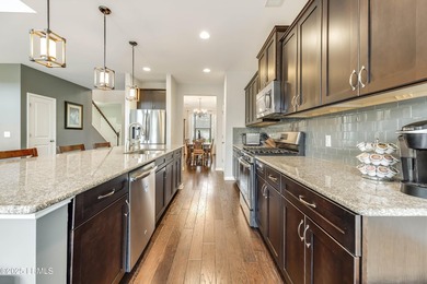 Beautifully maintained and move-in ready, this 4 BR, 3.5 BA - photo 7