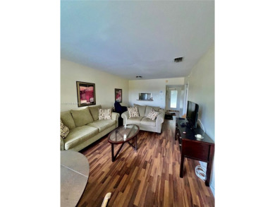 (private lake, pond, creek) Condo For Sale in Lauderdale Lakes Florida