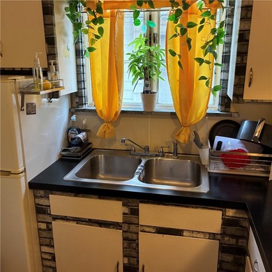 Excellent opportunity for investors and owner-occupants alike! - photo 7