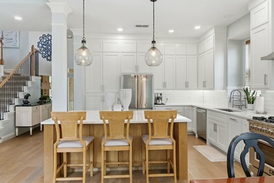 A striking five-bedroom home in the sought-after Silver Lake - photo 14