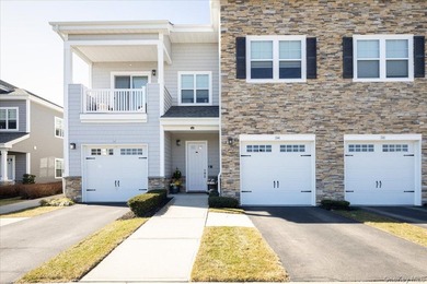 Luxurious Resort Style Living At The Seasons Elwood! Upscale 55+ - photo 1