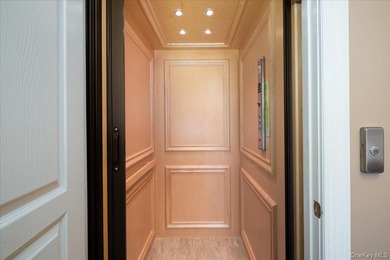 Luxurious Resort Style Living At The Seasons Elwood! Upscale 55+ - photo 4