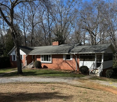 Don't miss this beautiful 3BR 2 BATH 1800+ sq ft home situated - photo 3