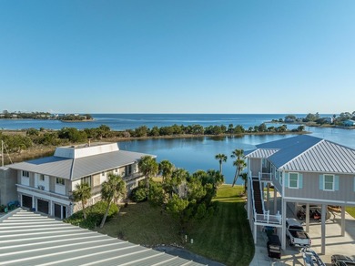 CUSTOM DESIGNED and built with gorgeous 360 degree views of - photo 4