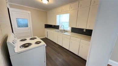 INVESTOR SPECIAL! Already tenant occupied. Lease ends 3/31/27