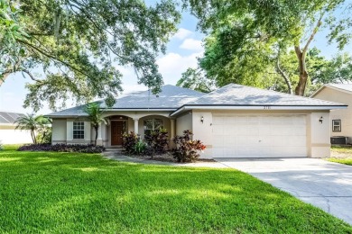 Lake Yale Home Sale Pending in Eustis Florida