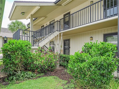 Enjoy stunning lake and golf course views in this 1,188 sq ft - photo 4