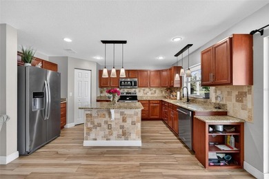 5325 Sandy Shell Dr, Apollo Beach, FL 33572 | 3 Bedrooms | 2 - photo 19