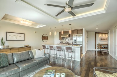 Beautifully updated 4th-floor condo in the heart of Old Town