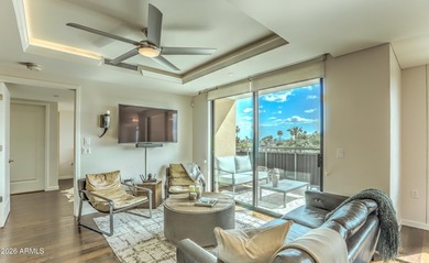 Beautifully updated 4th-floor condo in the heart of Old Town