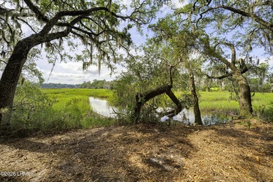 Stunning waterfront homesite among the oaks with expansive views - photo 3