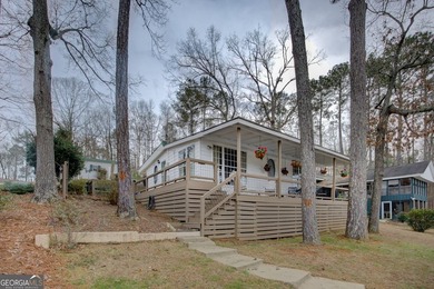 LOCATION, LOCATION, LOCATION... Big price reduction on this cozy - photo 2
